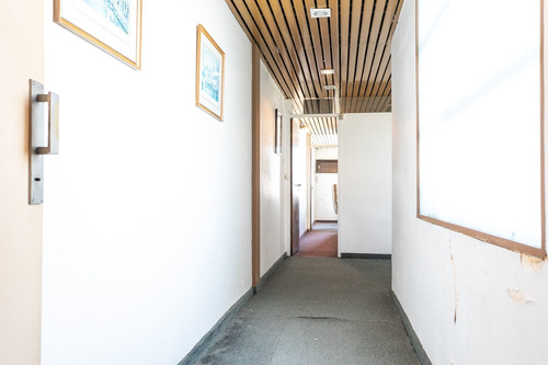 Imagen 10 de 30 de Venta Oficina En Monserrat Con Balcón Terraza.