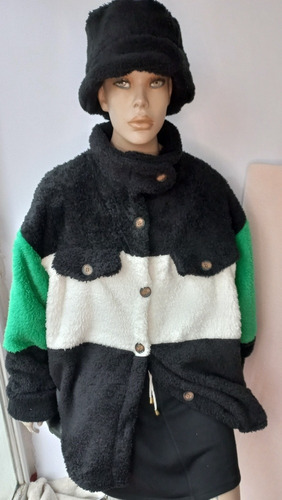 Imagen 2 de 6 de Camisaco Oversize Modelo West En Corderito ( Unisex )