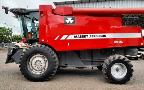 Colheitadeira Massey Ferguson 9690 Ano 2013