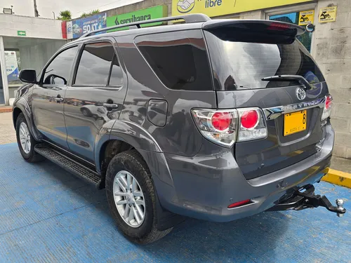 Toyota Fortuner 3.0 Srv D-4d 4x4