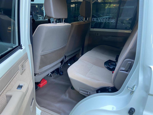 Imagen 9 de 11 de Toyota Land Cruiser Pickup Hembrita 2021