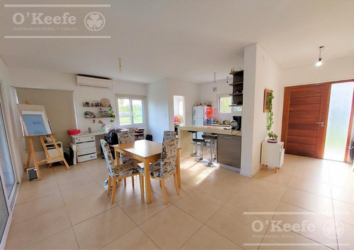 Imagen 6 de 19 de Casa En Venta De 4 Ambientes Con Parque Y Parilla En Fincas De Hudson