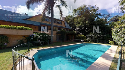 Venta De Casa 7 Dormitorios En Barrio Golf- Ref: 664
