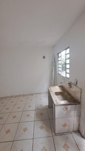 Duas Casa Uma De 5 Cômodos A Outra De 4 Comodos
