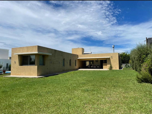 Venta Casa 3 Dormitorios Las Corzuelas