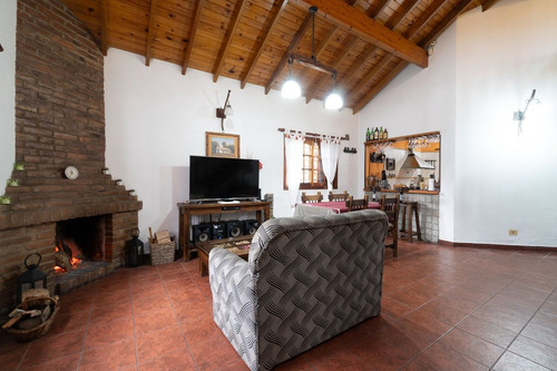 Venta Casa 4 Ambientes Hurlingham Apto Crédito