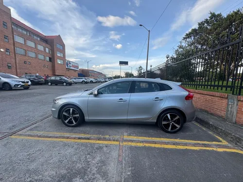 Volvo V40 2.0 T4 Drive-e R-design