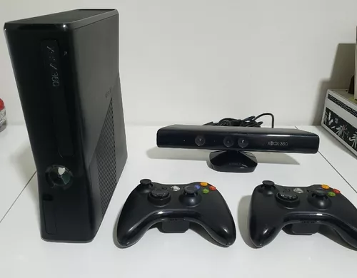 Xbox 360 Slim 4GB, Kinect, 2 Controles, 4 Jogos - Microsoft - Nova