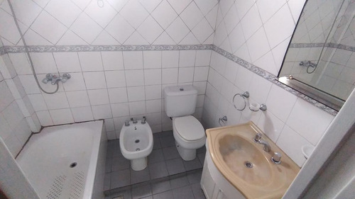 Imagen 17 de 24 de Ph -duplex 3 Amb. En Lanús Oeste Con Patio,terraza Y Cochera-ideal Inversor Se Encuentra Rentado