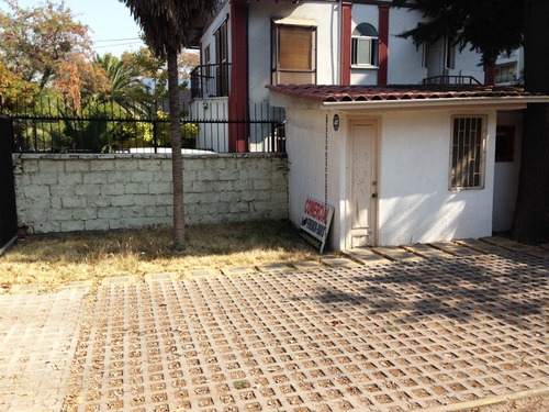 Casa Esquina. Un Piso. Apta Oficinas, Cafe De Barrio, Otros