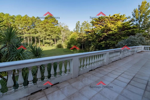 Hermosa Casa En Zona Privilegiada