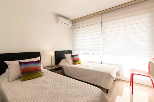 Excelente Apartamento En Venta En Icon Brava Tower, Punta Del Este.