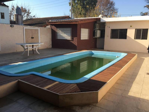 Imagen 22 de 22 de En Venta. Amplia Casa 2 Dorm, Quincho Con Parrilla Y Pileta.