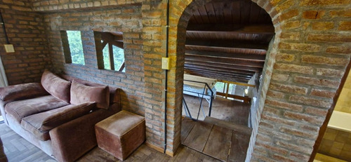 Casa 5 Dormitorios Pileta Y Arroyo Propio En Tanti