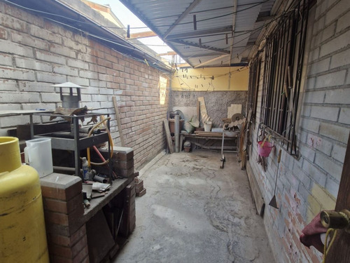 Hogares, Vende Amplia Casa 5d2b - Metro Las Parcelas - Avda.