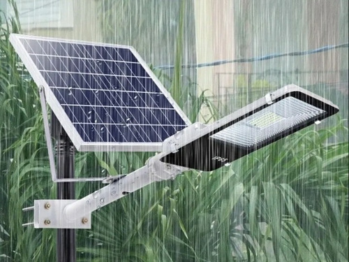 Imagen 1 de 5 de Luminarias Led Con Panel Solar Y Control Remoto 100 Y 200w.