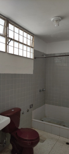 Imagen 13 de 16 de El Cafetal Oportunidad De Bonita Casa En Calle Cerrada, Jardín Y Anexo