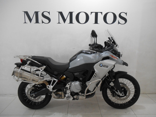 Motos