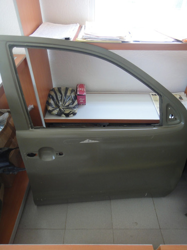 Puerta Delantera Derecha Toyota Fortuner Y Kavak 2012/15