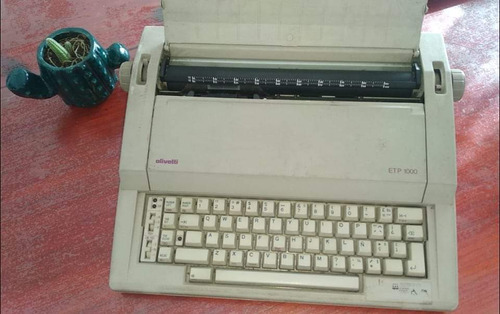 Máquina De Escribir Electrica Olivetti 