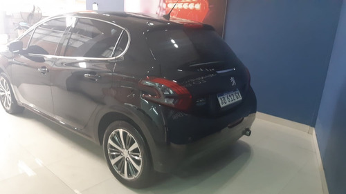 Peugeot 208 Feline