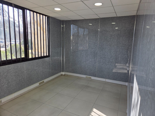 Arriendo Bodega Con Oficinas En Condominio Industrial