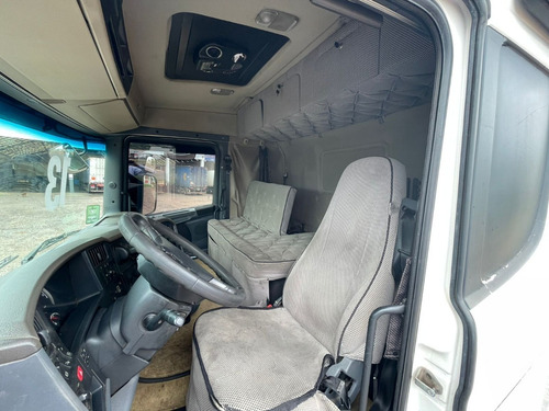 Imagem 13 de 15 de Scania R440 6x2 2013