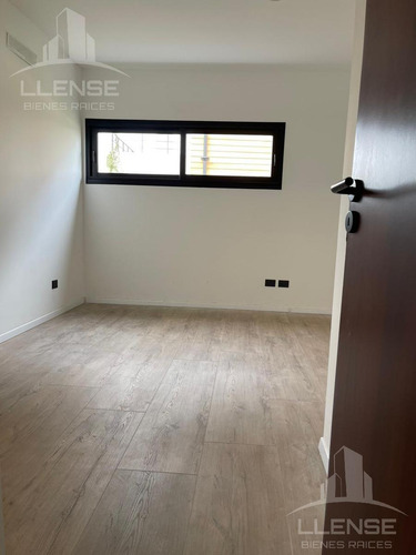 Casa 5 Ambientes En Una Planta, En Venta, Barrio Privado Las Golondrinas