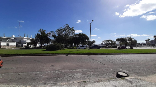 Imagen 22 de 24 de Apartamento De Dos Dormitorios Frente A Rambla Y Playa De Piriápolis