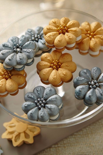 Imagen 4 de 7 de Color Mist Wilton Color En Aerosol Comestible Dorado