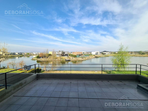 Imagen 10 de 18 de Hermosa Casa Con Salida A La Laguna - El Canton