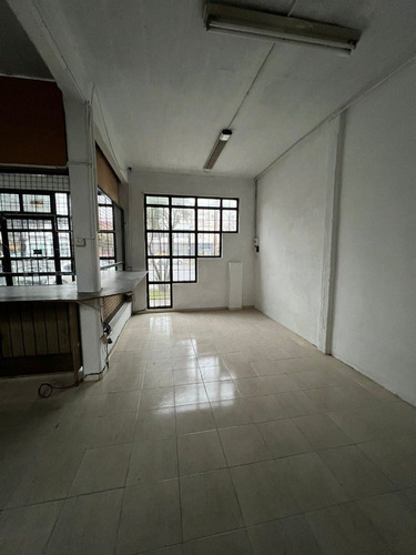 Imagen 5 de 30 de Local Sobre Av. Colón De 226m2 Aproximadamente
