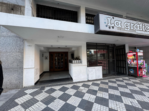 Departamento 2 Ambientes Con Balcon- Excelente Ubicacion