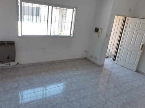 Imagen 4 de 11 de Venta De Departamento 2 Ambientes En San Justo