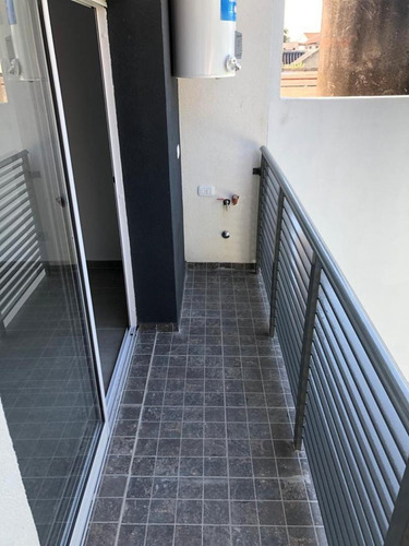 Imagen 8 de 16 de Departamento 2 1/2 Amb - Al Frente - Con Patio Y Cochera - Entrega Inmediata