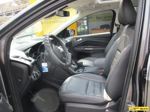 Ford Escape TITANIUM 4X4 2000CC AT AA