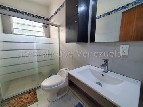 Amplia Y Confortable Casa En Venta Urb. Fundación Mendoza, Maracay 25-6542 Hc