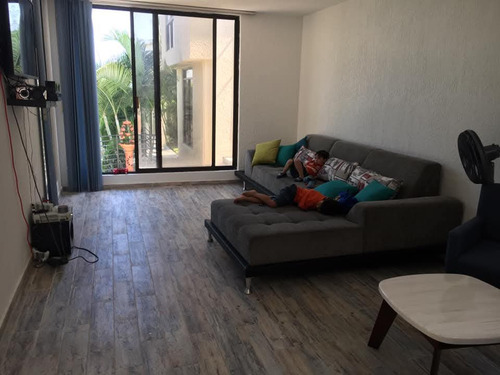 Se Renta Casa Amplia, Amueblada, En Condominio Con Alberca, 3 Recamaras, Jardin, Jacuzzi, Estacionamiento En Burgos, Cuernavaca. Urge.