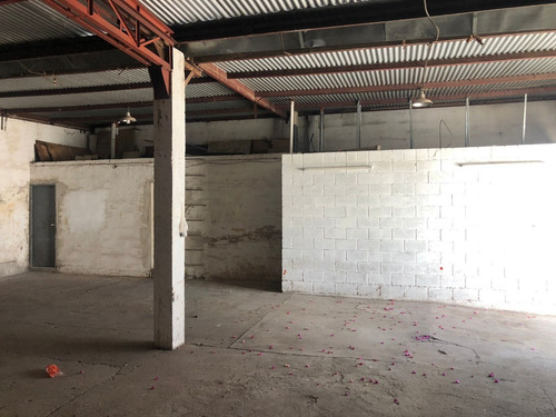 Imagen 30 de 30 de Oficinas Y Galpón Comercial Imperdible!!! Barrio San Martin Obispo Clara 163!!