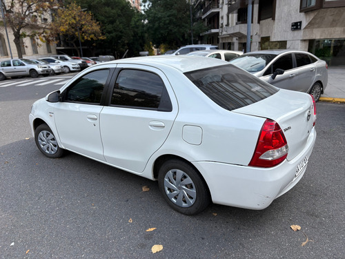 Toyota Etios 1.5 Sedan Xls