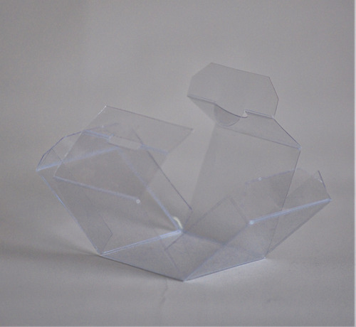 Imagen 2 de 4 de Caja Cubo Pvc Cristal 6x6x6cm (x50u) Souvenir Macarons 102c