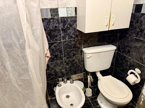 Casa De Tres Dormitorios En Barrio Villa Hipodromo
