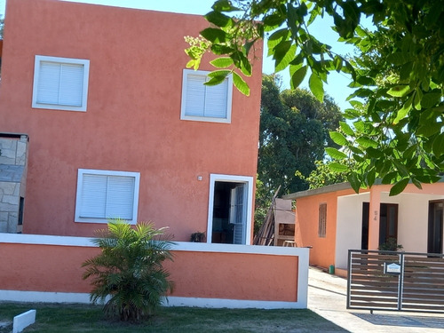 Alquilo Casas, En El Chuy, En La Barra (alvorada)a 3 Cuadras De La Playa