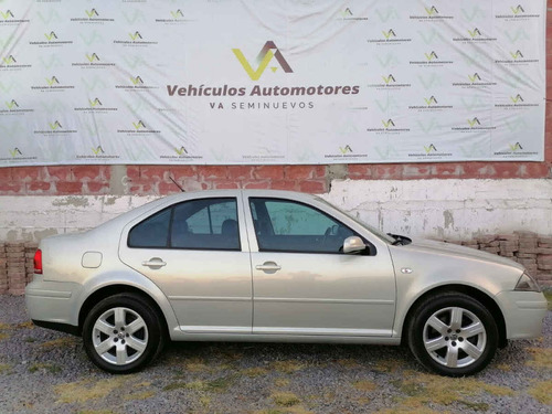 Imagen 4 de 15 de Volkswagen Jetta 2011 4p Cl L4/2.0 Aut A/a