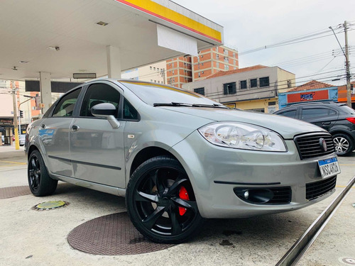 Fiat Linea 1.8 Essence Flex Manual