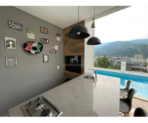 Imagem 4 de 25 de Casa Para Venda No Bairro Ariribá Em Balneário Camboriú, 5 Quartos Sendo 4 Suítes, 4 Vagas, - Ml_438