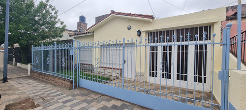 Venta Casa De 2 Dorm. En Barrio Crisol Sud!!!