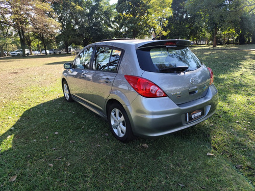 Nissan Tiida Hatch 1.8 16V 4P SL FLEX AUTOMÁTICO