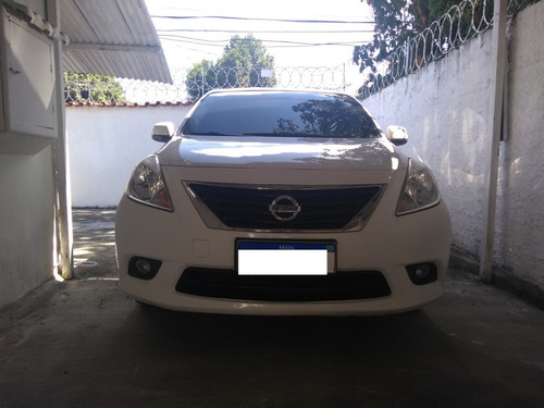 Versa 2014 Sl Segundo Dono