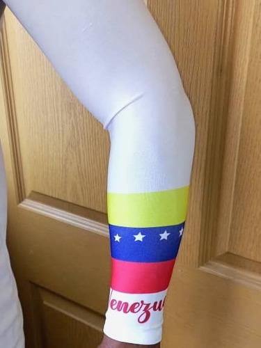 Imagen 2 de 8 de Mangas Tricolor Niños Y Adultos